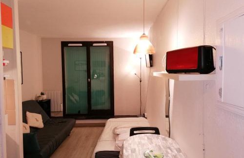 Chamonix City Centre Apartment | Studio with balcony, Mt Blanc view, parking, center of Chamonix
