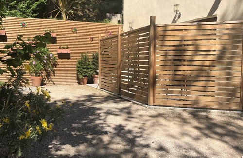 Tourrettes-sur-Loup Apartment | Studio with quiet terrace
