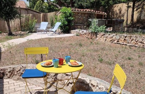 Biot Apartment | Studio with garden and pool