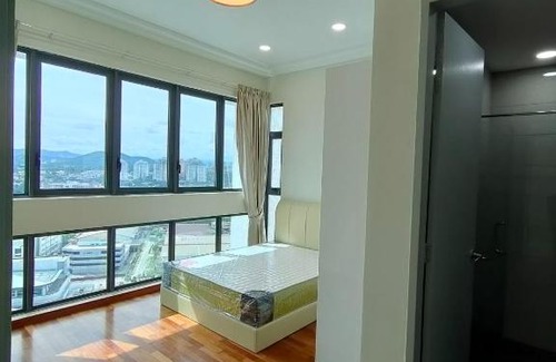 Sungai Buloh Apartment | Studio with KLCC View by Gavin