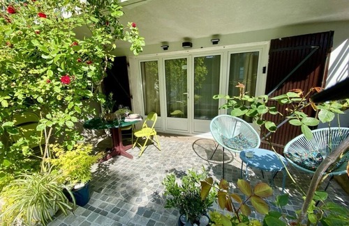 Bagneux Apartment | Studio with lovely outdoor terrace 10 minutes from Paris (14th) classified 1*.