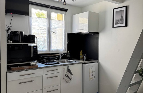 Bessancourt Apartment | Studio with mezzanine, fast Wi-Fi, 5 min from train station, 30 min from Paris