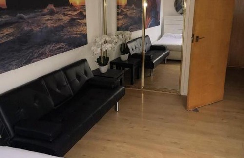 Westminster Apartment | Studio with parking in the centre of London!