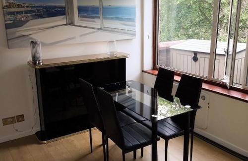 Westminster Apartment | Studio with parking in the centre of London!