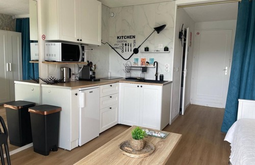 Guerande Apartment | Studio with pool in Guérande