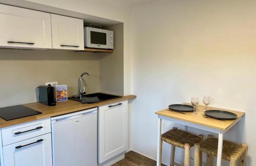 Valbonne Apartment | Studio with private car park and air con