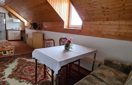 Jetrichovice Apartment | Studio with private garden and indoor pool