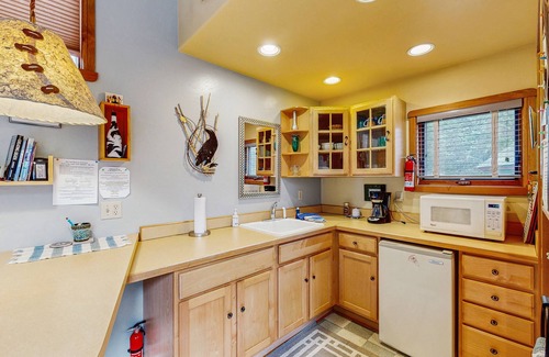 Alyeska Apartment | Studio with private hot tub, WiFI, & tranquil glacier views