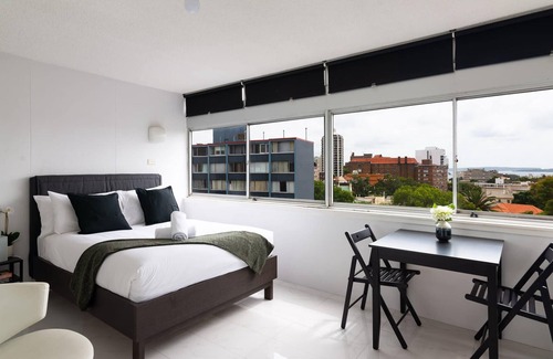 Kings Cross Apartment | Studio with Stunning Views & Free Parking