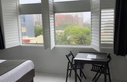Kings Cross Apartment | Studio with Stunning Views & Free Parking