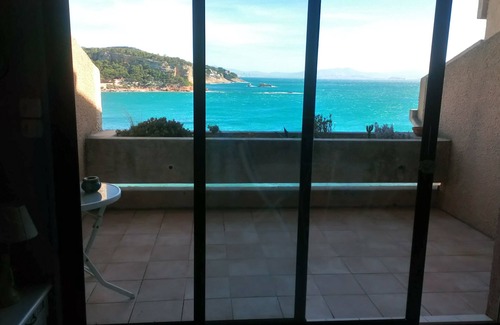 Carry-le-Rouet Apartment | studio with stunning views of the sea and marseille bay