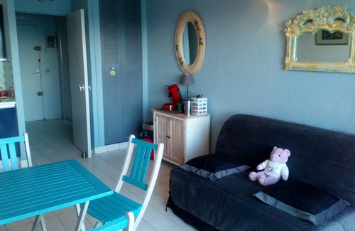 Carry-le-Rouet Apartment | studio with stunning views of the sea and marseille bay