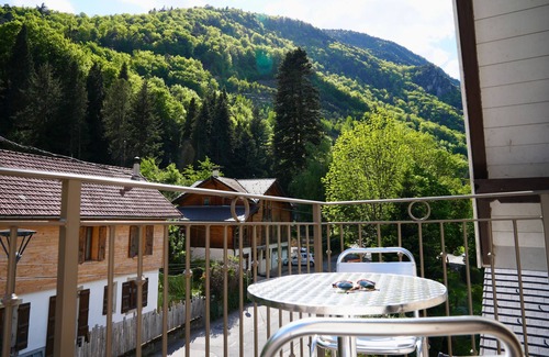 Brides-les-Bains Apartment | Studio with twin beds