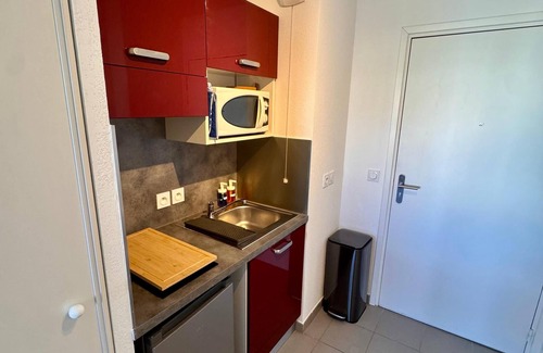 Grand Sud Apartment | Studio with terrace, air conditioning and swimming pool in Aix-en-Provence