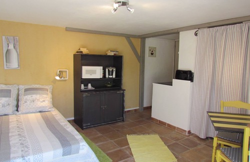 Le Thoronet Apartment | Studio with terrace and garden Ground floor of Villa pool and parking