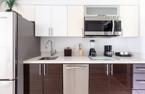 Bal Harbour Apartment | Studio with Two Queen Beds and Kitchenette, Steps away from Bal Harbour Beach