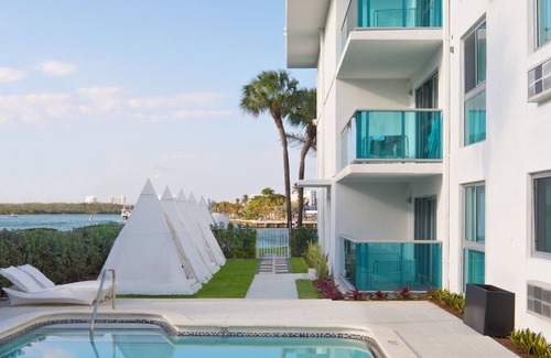 Bal Harbour Apartment | Studio with Two Queen Beds and Kitchenette, Steps away from Bal Harbour Beach