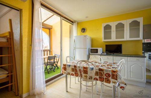 Le Barcares Apartment | Studio Yellow Mood - Pond, Beach, Peace & Parking