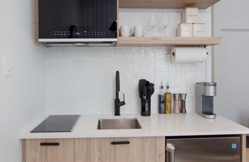 Plateau Mont Royal Apartment | Studio14/Plateau/St-Denis/Terraces/SelfCheck-In/AC