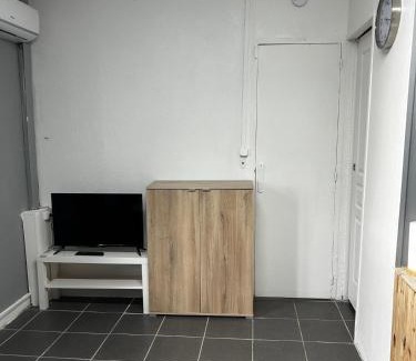 Brignoles Apartment | studio2