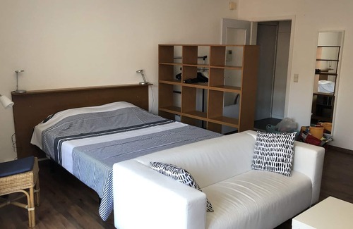 Stationsbuurt Noord Condo | Studioludo : Furnished apartment Ghent with garage.