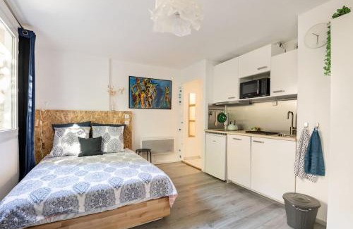 Quartier Chorier-Berriat Apartment | Studios avec parking, clim, balcon, proche tram
