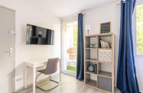 Quartier Chorier-Berriat Apartment | Studios avec parking, clim, balcon, proche tram