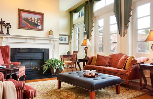French Quarter Resort | Study at The Lodge Alley Inn