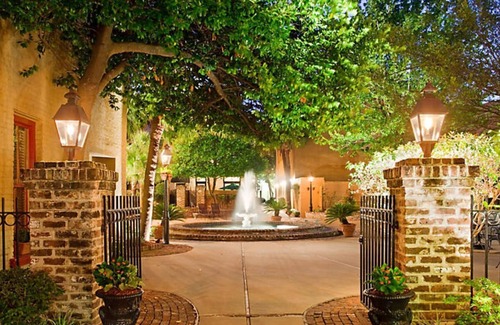 French Quarter Resort | Study at The Lodge Alley Inn