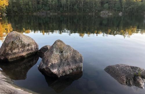 Angered Apartment | Stuga nära naturen och nära stan