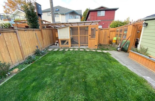 Greenwood Apartment | Stunner 3 BR MIL w/Patio!