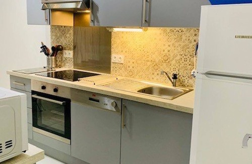 Amelie-les-Bains-Palalda Apartment | Stunning Top-Floor 2BR Apartment with WiFi, AC, Terrace, Parking, Near Thermal Spa