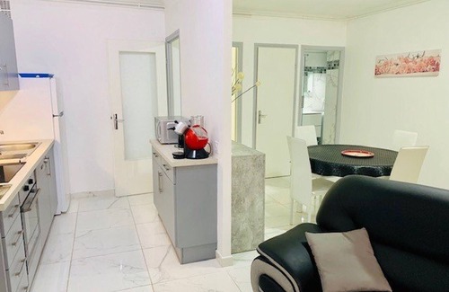 Amelie-les-Bains-Palalda Apartment | Stunning Top-Floor 2BR Apartment with WiFi, AC, Terrace, Parking, Near Thermal Spa