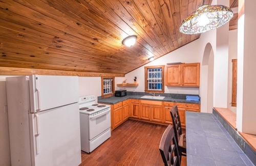 Cockburn Town House | Stunning Oceanview House with beautiful sunsets! 5 mins to the beach