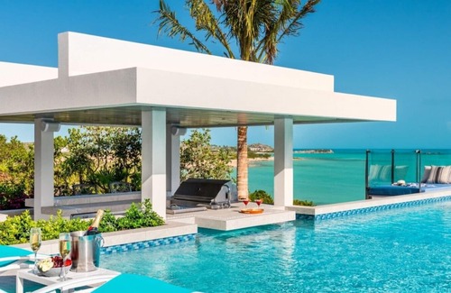 Juba Sound Villa | Stunning 4 Bedroom Beach Front Villa - Turks & Caicos