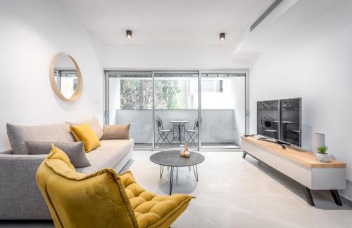 Tel Aviv City Center Apartment | Stunning 1 BDR with balcony on Sheinkin st