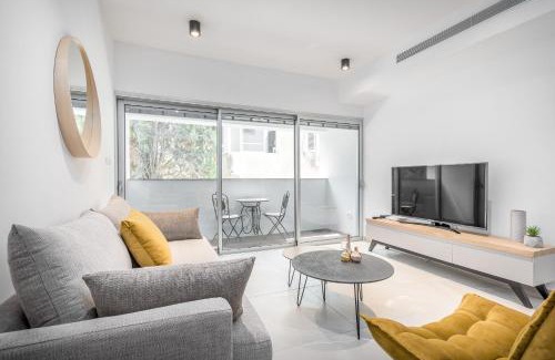 Tel Aviv City Center Apartment | Stunning 1 BDR with balcony on Sheinkin st