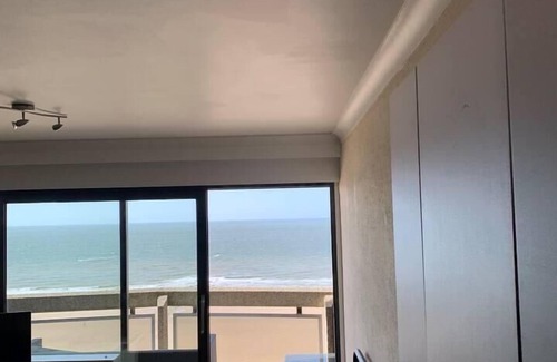 Ostend City Centre Apartment | Stunning 1-Bed Apartment in Oostende beach-view