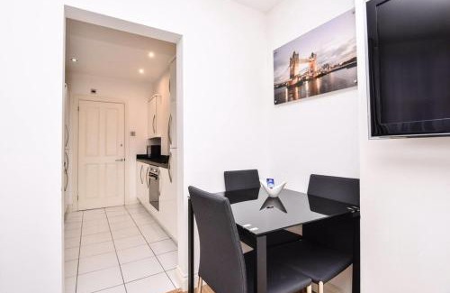 Cathedrals Apartment | Stunning 1 bed apartment