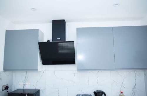 South Harrow Apartment | Stunning 1-bed Apartment in Harrow With Parking