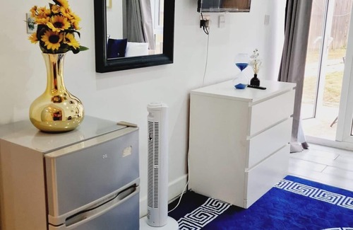 South Harrow Apartment | Stunning 1-bed Apartment in Harrow With Parking