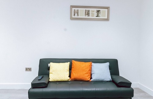 Purley Condo | Stunning 1 Bed Flat with WiFi