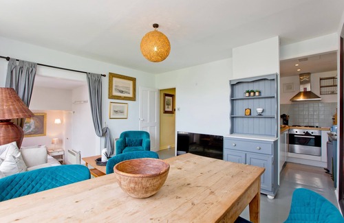 North Kensington Apartment | Stunning 1 Bedroom Apartment In Kensington