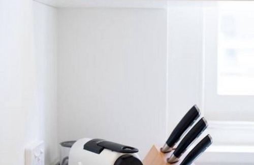 Randwick Apartment | Stunning 1 Bedroom Apartment in the heart of Randwick, Sydney