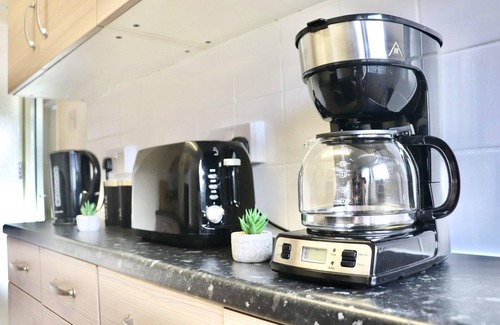 Walworth Apartment | Stunning 1 bedroom apartment in Central London, Kennington Sleeps 4, Zone 1/2
