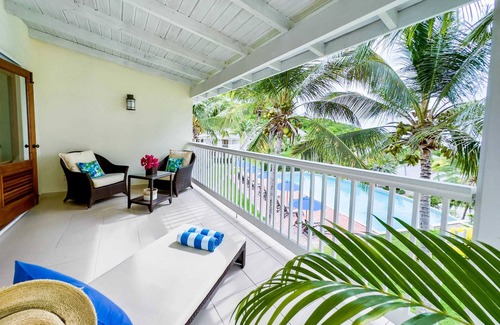 Freetown Apartment | Stunning 1 Bedroom Hideaway, Pool/Sea View