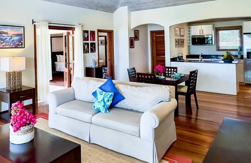 Freetown Apartment | Stunning 1 Bedroom Hideaway, Pool/Sea View
