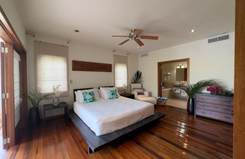 Freetown Apartment | Stunning 1 Bedroom Hideaway Palm/Garden View