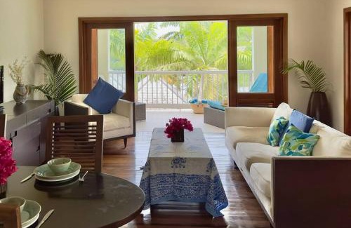 Freetown Apartment | Stunning 1 Bedroom Hideaway Palm/Garden View