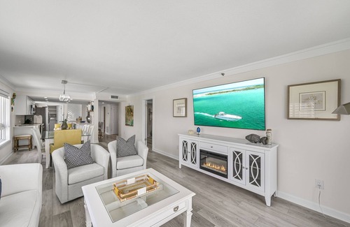 Destin Condo | Stunning 11th-floor Beachfront Luxury Condo/Breathtaking Views & Stylish Escape